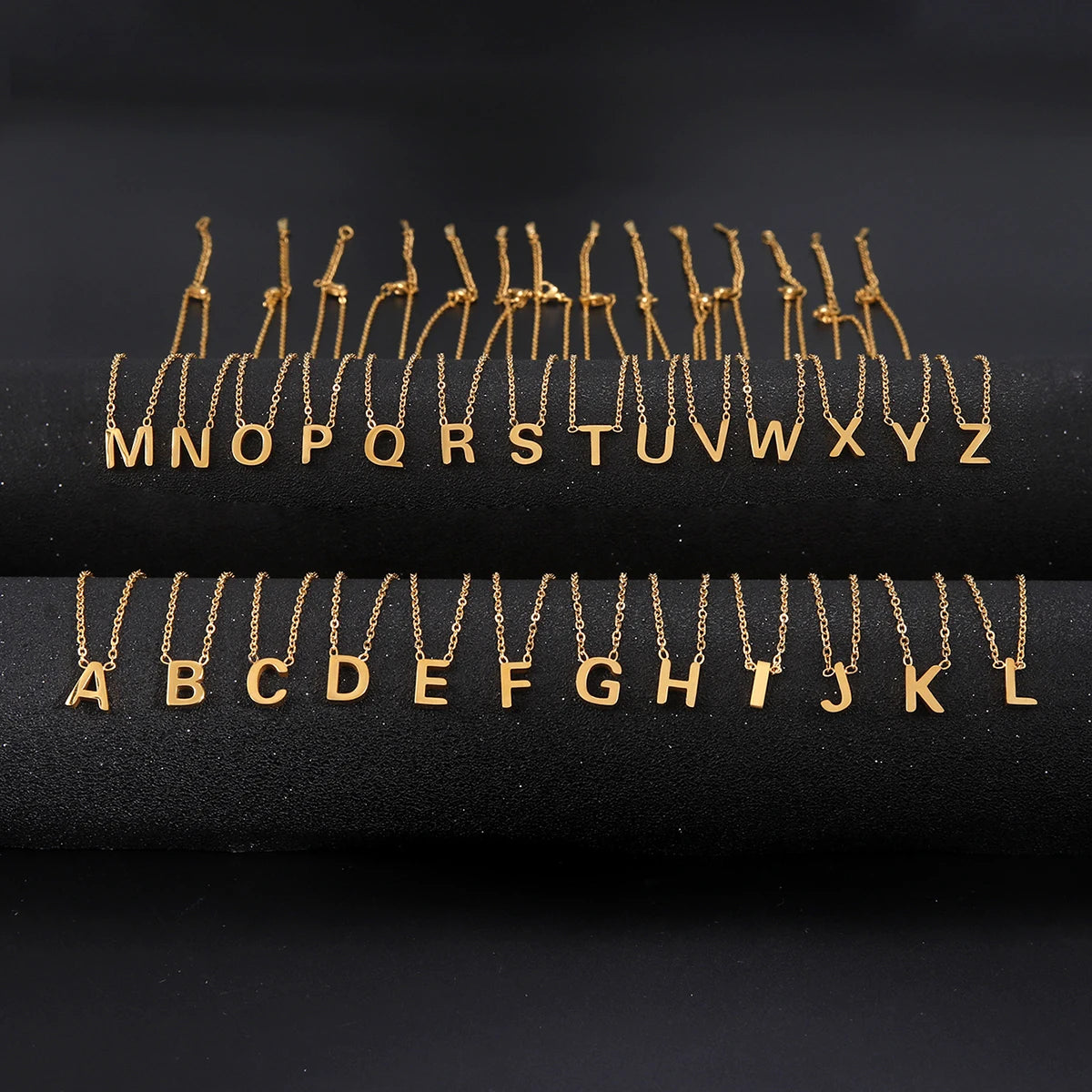 Collier pour femme en acier inoxydable avec lettre